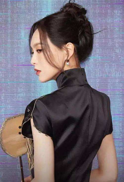 古风风韵唐嫣旗袍造型美照