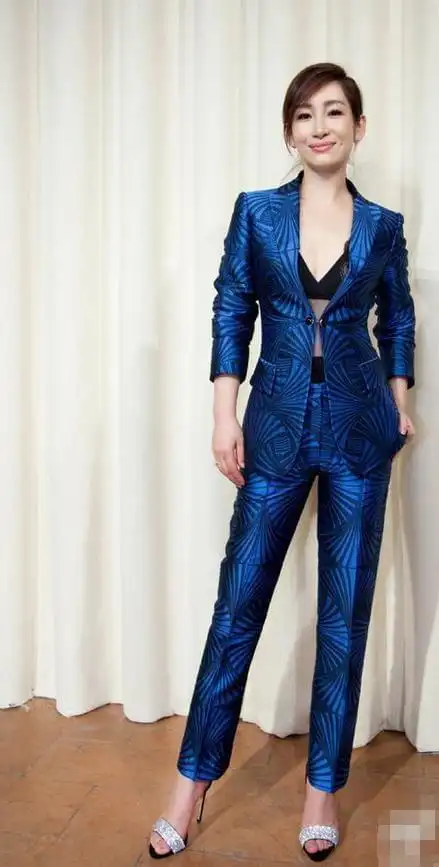 秦海璐年龄越大愈发美丽可网友却说她整容成了赵丽颖