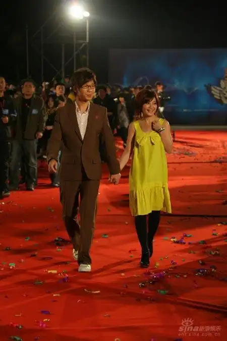 2007东南劲爆音乐榜颁奖礼专题 正文  新浪音乐讯 由东南卫视主办的"