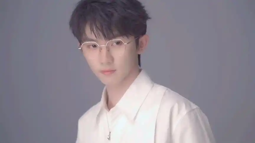 戴眼镜真的绝了,我命中注定的老公99#马嘉祺 #氛围感 #少年感