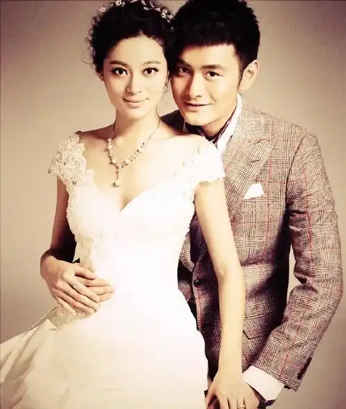 她演"坏女人"爆红,却被帅气老公和双胞胎儿子宠上天_澎湃号·湃客