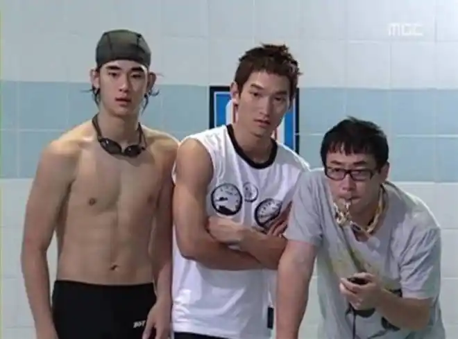 解谜童颜巨肌金秀贤八大冰块腹肌是这样练出来的