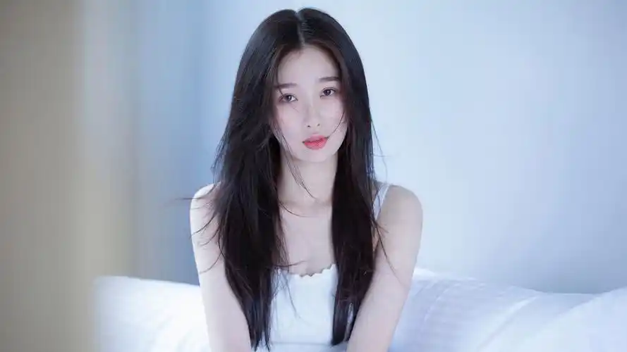 虞书欣居室写真高清壁纸