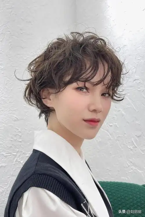 法式刘海适合配什么发型,法式刘海适合配什么发型图片(中秋国庆可以