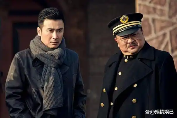 挂着"谍战教父"名号,却一再碰撞"黑红"的悬崖边,柳云龙是要直冲下坡路