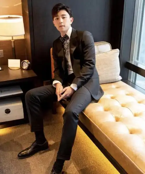 彻底扯下了邓伦的遮羞布|杨紫|金晨|李沁|周楚楚|张嘉译_网易订阅