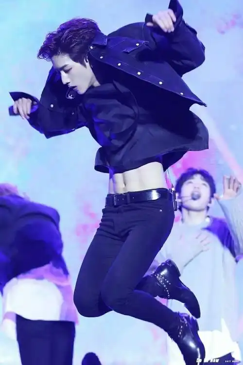 团团的名品腹肌啊啊啊啊