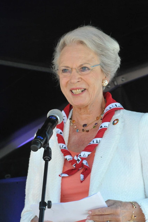 丹麦公主本迪克特成为青年岛上的首批贵宾