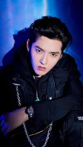 吴亦凡休闲时尚帅气写真