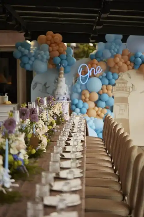 大连宝宝百日宴-满月宴布置-生日宴布置-现场背景布置搭建