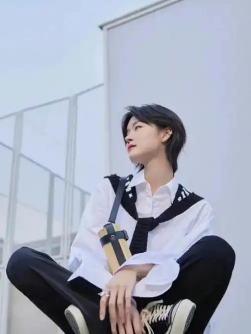 明星同款无人区的珠珠蝴蝶张婉清