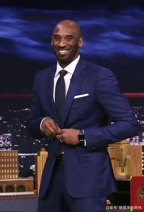 科比西装革履帅气高清图集