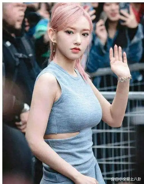 程潇身姿优美奶潇美誉名副其实深厚的舞功惊艳众人