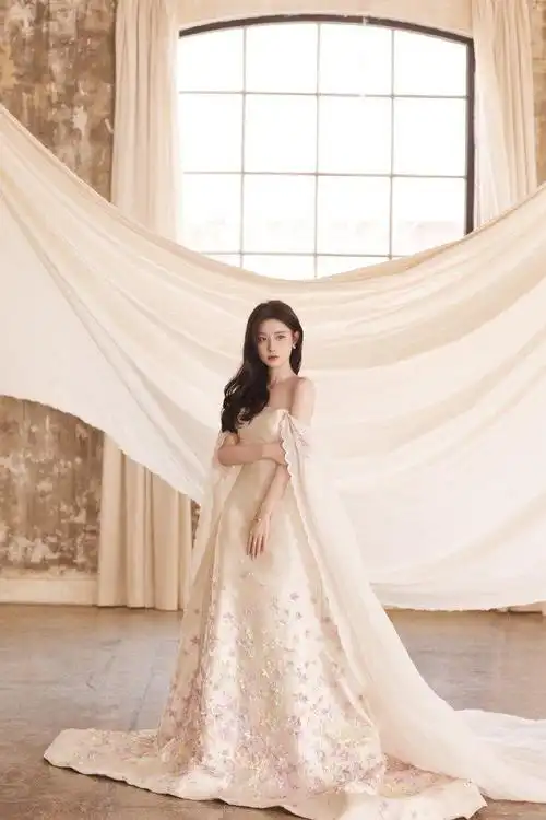 陈意涵estelle秋日活动穿搭写真图集