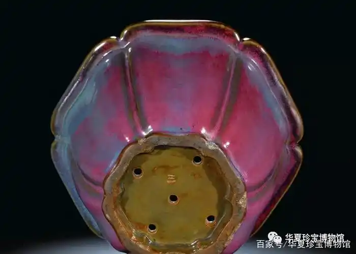 钧窑天蓝玫瑰紫釉棱口花盆,呈现变幻莫测的钧窑之美