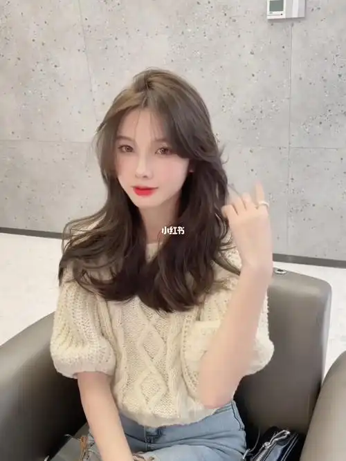 气垫烫发减龄发型