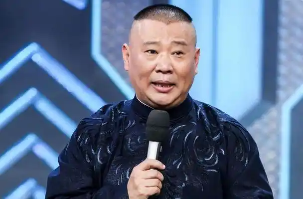 郭德纲的"桃心"发型是怎么来的?有什么讲究?原来是为艺术献身