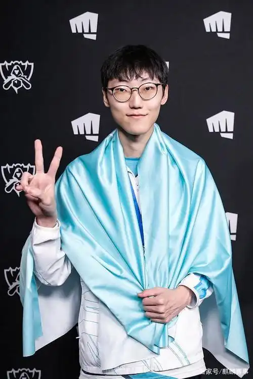 fpx战队官宣:s10冠军上单选手nuguri 加入,fpx牛宝正式连接