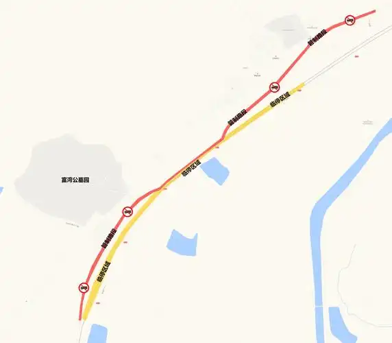 同时,沧江南路(文聚路至明华路路段)道路双方向两侧设置临时停车区域