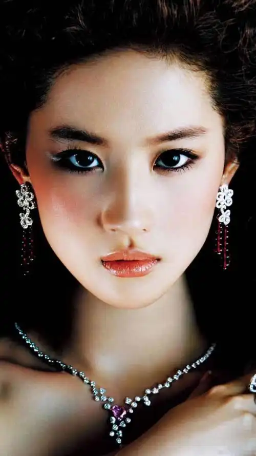 原创当女神刘亦菲化上浓妆时也可以这样妖娆动人