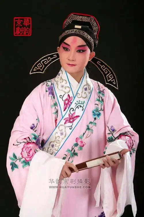 三年级音乐课第九周京剧欣赏《穷人的孩子早当家》