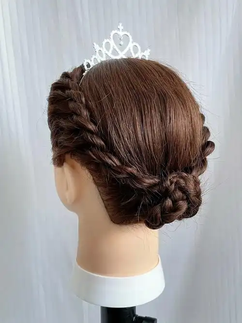 带皇冠的公主编发教程