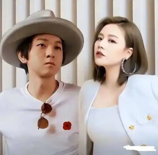 因为马思纯男友的前期太差了,得不到大家的认可.