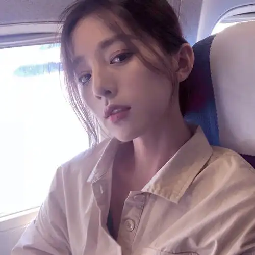 可爱的丸子头美女头像图片-女生头像 - 壁纸之家