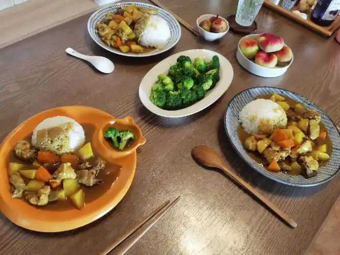 中午吃鸡肉咖喱饭