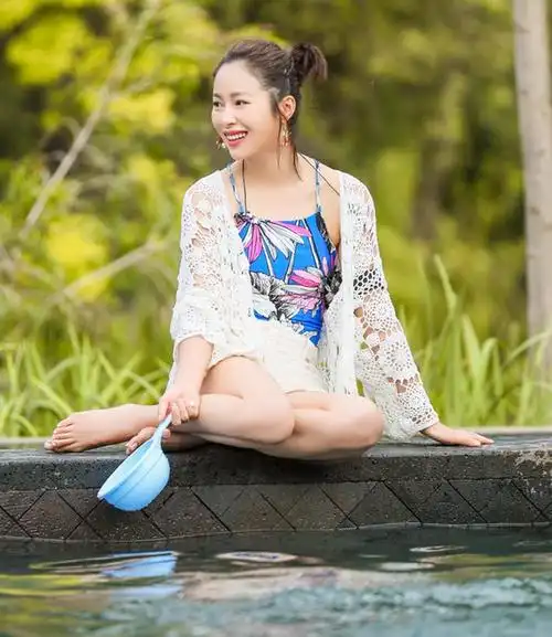 江一燕的美优雅如沐春风