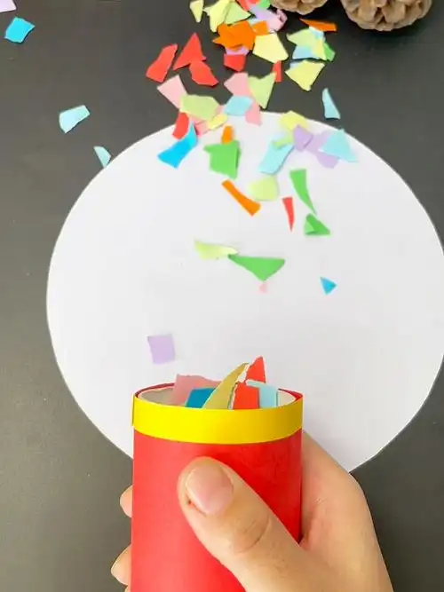 卷纸里的纸筒不要扔,和孩子做好玩的元旦手工礼炮吧#亲子手工  #幼儿