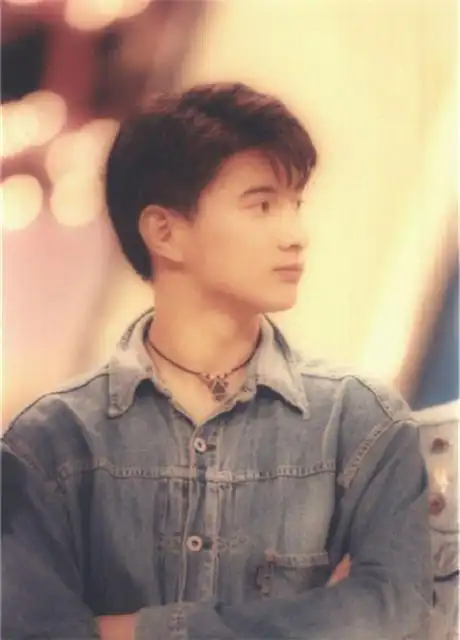 享受慢生活!50岁吴奇隆自豪能单手冲奶粉,上综艺希望学会做爸爸