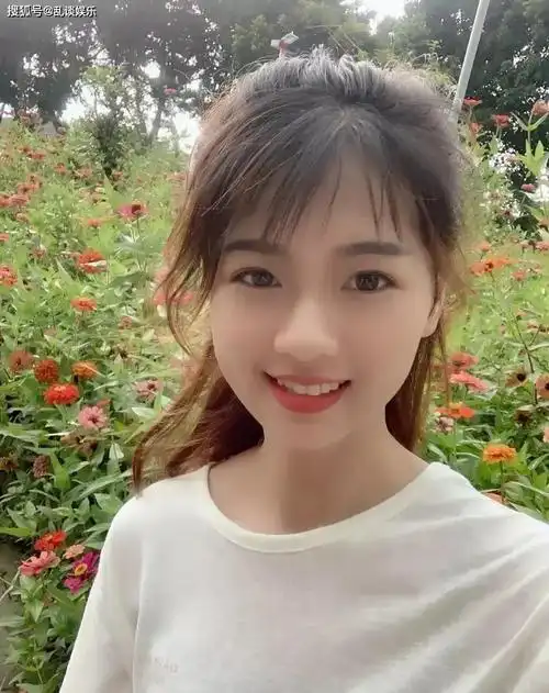 清水出芙蓉天然去雕饰那些普通女孩的自拍照