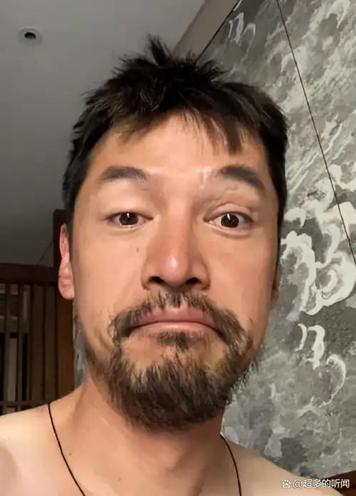 胡歌晒颓废照后首现身,刮胡子后情绪变正常,细节处彰显高素养
