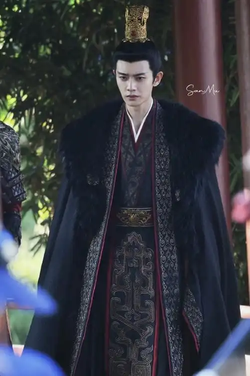 眼神反差也太了吧国超古装滴神    ·任嘉伦#凤凰台上