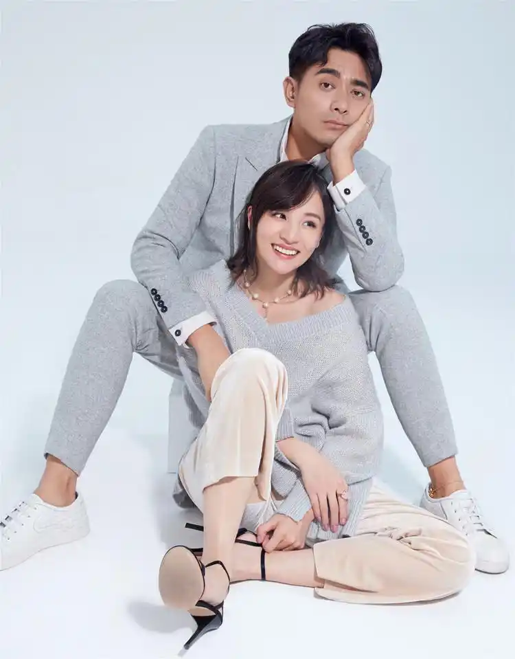 陈龙章龄之"素净爱"写真曝光,时尚小叔独宠"少女章"