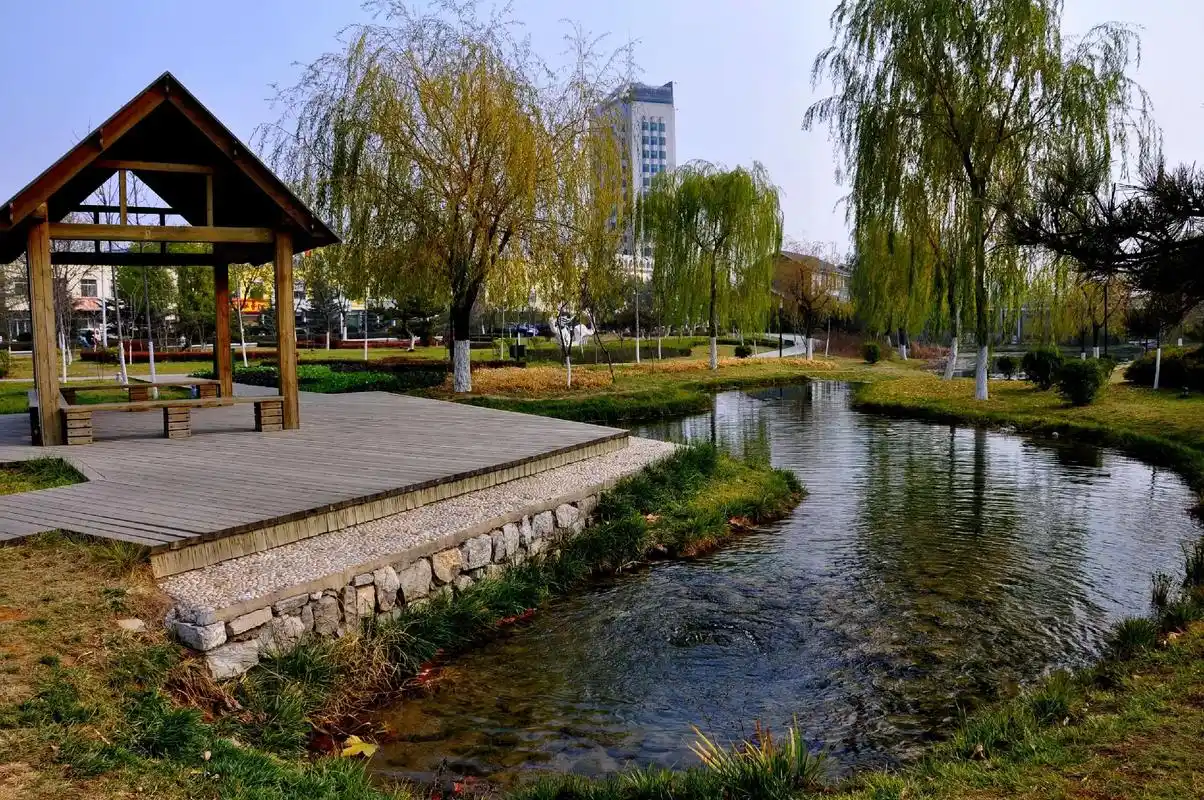 2011年时期的城区水景公园一角#摄影 #生活随拍记录美好瞬 - 抖音