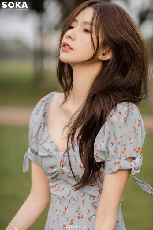 小仙女王秋紫4k高清全面屏手机壁纸