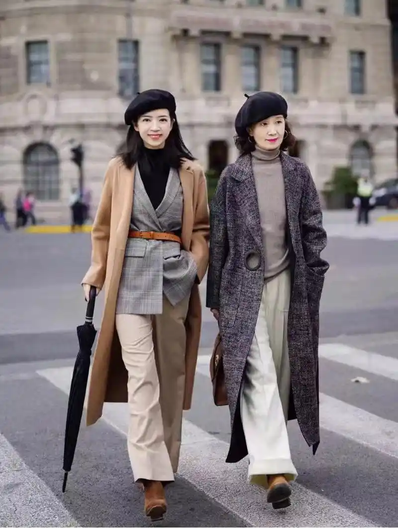 被三木妈妈的秋冬穿搭"惊"艳了,知性优雅,照着穿还减龄