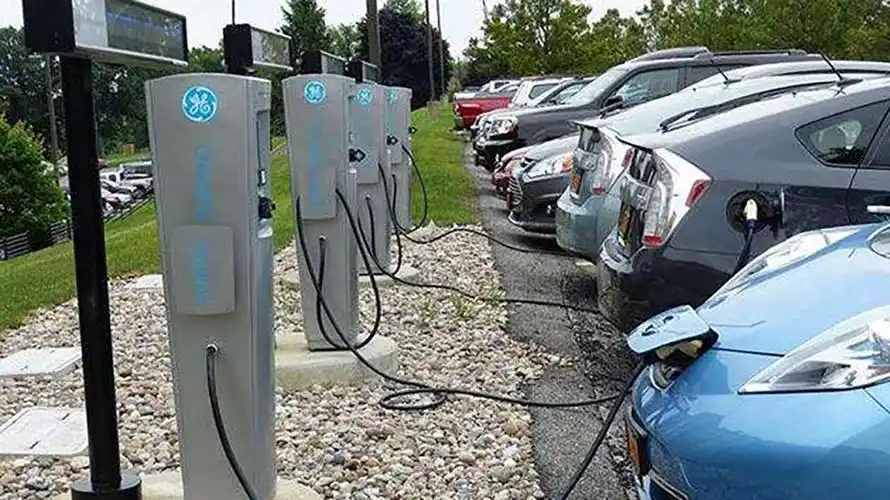 给汽车电瓶充电使用方法