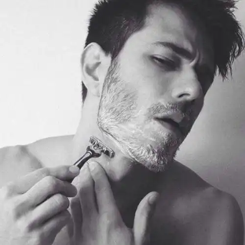 l胡茬大叔l头像