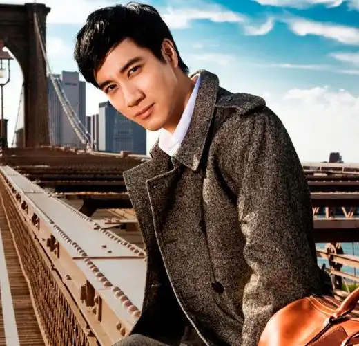 45岁王力宏最新近照剪短发帅回巅峰生图状态超年轻