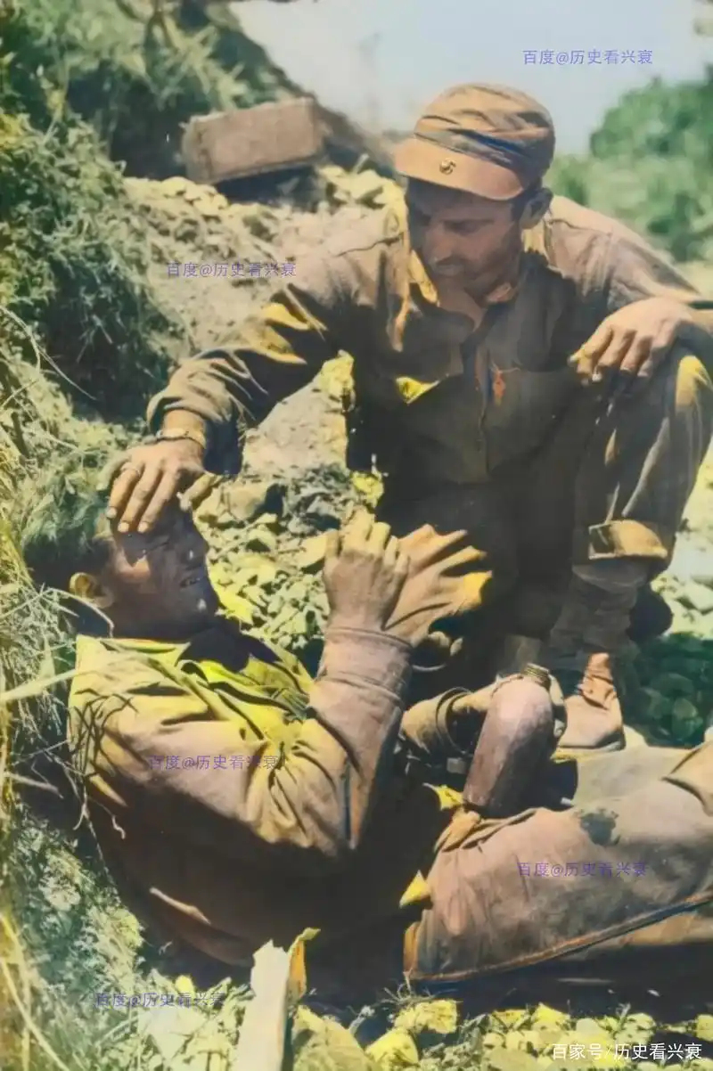 老照片:在缅甸战场上的中国士兵,二战时期在琉球群岛作战的美军