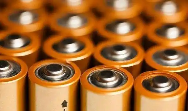 新型锂金属电池攻克易燃难题