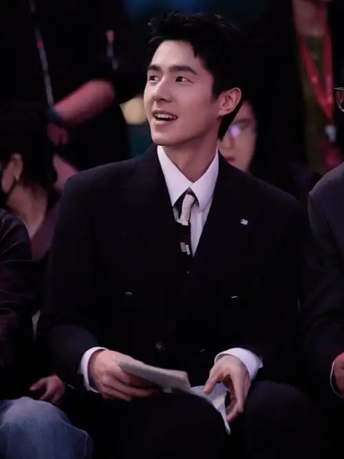 西装是刘昊然原皮肤##刘昊然正装焊身上