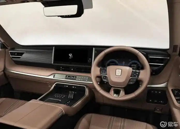 丰田世纪suv通过特殊的工艺打造出立体的效果