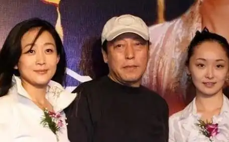 60岁倪大红近照,隐瞒了31年的老婆,原来是我们熟悉的她_倪炜_因为