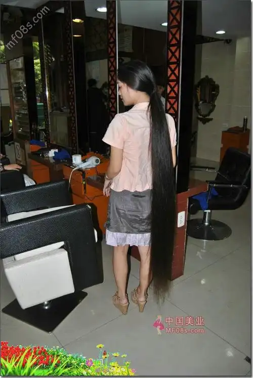 首次剪头发及地女孩长发huang10530