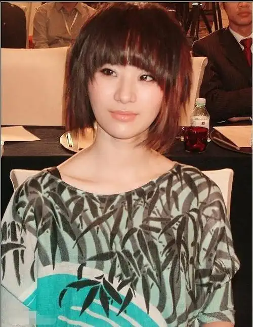 尚雯婕小时候照片学生时代的她是假小子20岁时优雅文静