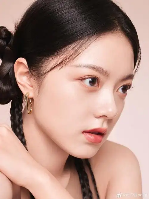 赵今麦广告大片,皮肤好好!好灵动|赵今麦_新浪新闻